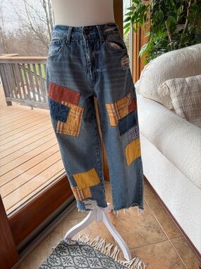 Forever 21  Boyfriend Jeans with Multicolor Patchwork Sz 26 Denim BOHO Vintage